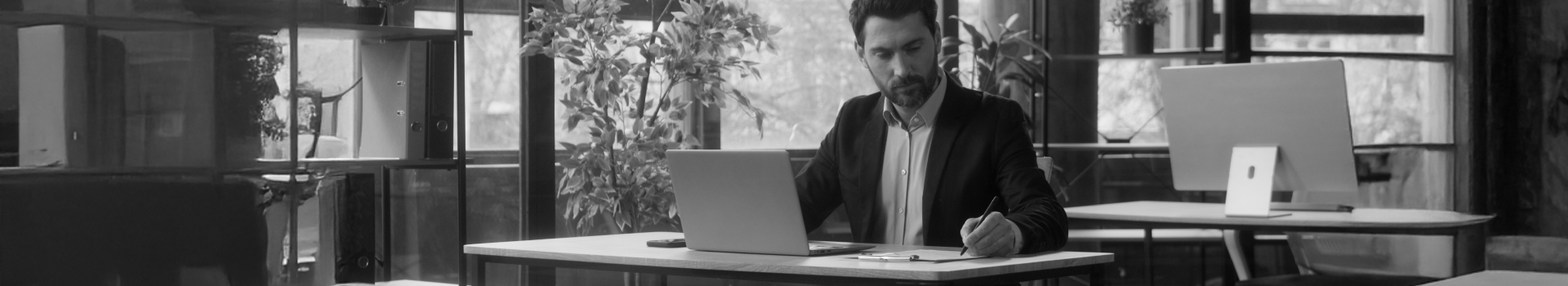 A Men uses AI Sales Assistant Powered by Anthropic’s Claude
